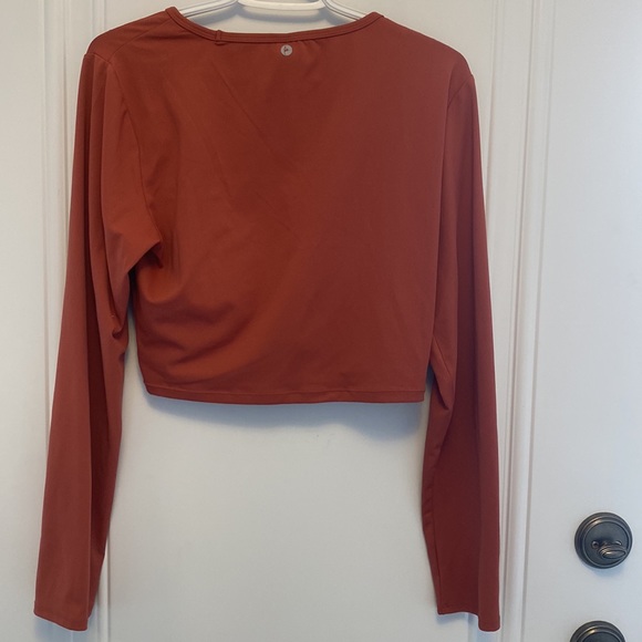 90 Degree by reflex long sleeve crop top. - Picture 5 of 5